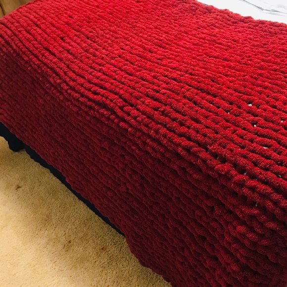 Chenille Handmade Maroon Chunky Knit Blanket Throw - Picture 4 of 6